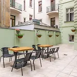 Janackovo - Riverside Апарт-отель Прага