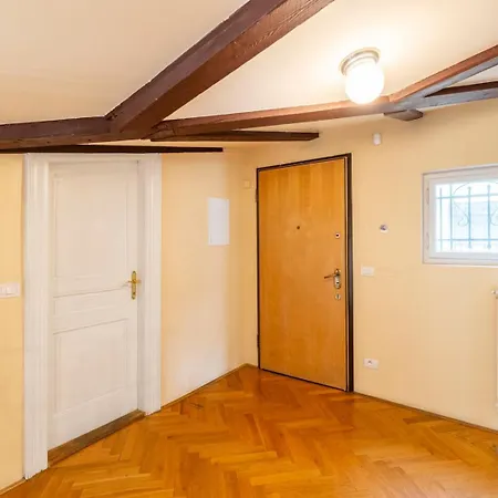 Janackovo - Riverside 4* براغ