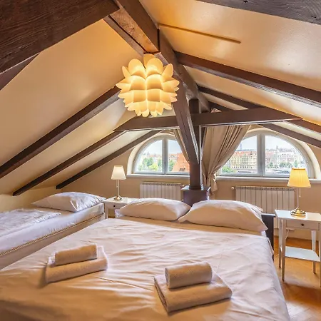 Lägenhetshotell Janackovo - Riverside Prag