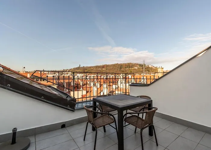 Apart Otel Janackovo - Riverside Prag