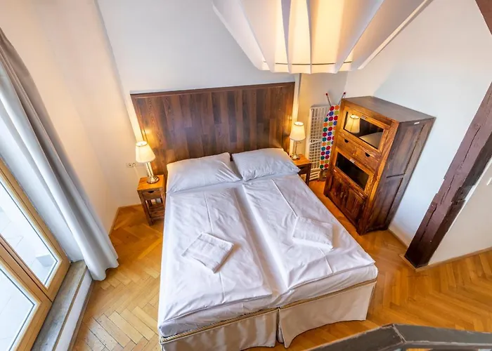Apart Otel Janackovo - Riverside Prag