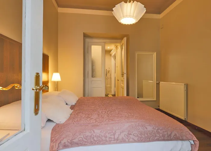 Apart Otel Janackovo - Riverside Prag