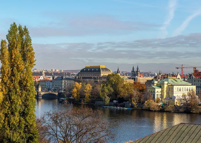 Apart Otel Janackovo - Riverside Prag